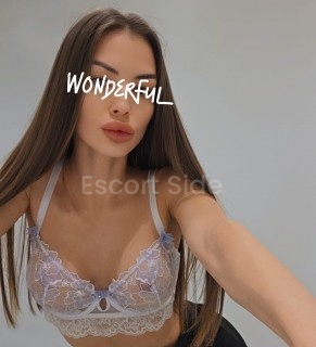   Alis Petitte ❤️‍🔥 Too hot to touch ❤️‍🔥 