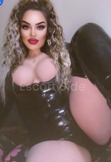 SQUIRTER DOMINA ! PARTY GIRL