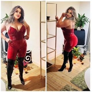  SQUIRTER DOMINA ! PARTY GIRL