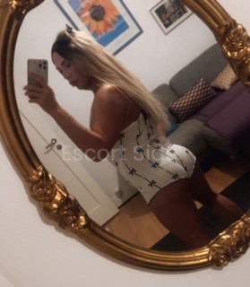 Best service and hot party,Alexia TS