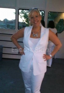 Extremely experienced dominatrix 