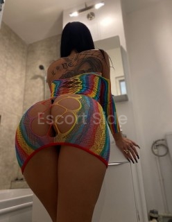 Pamella hot and hard service 