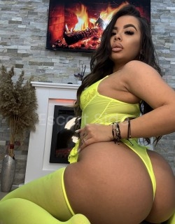 Outcall Selena 