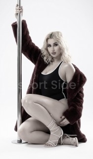  My name is Bianca, I'm from Spain and I'm 24 years old, I'm a blonde with green eyes and a warm smile... I'm also a party girl to spend a good time together